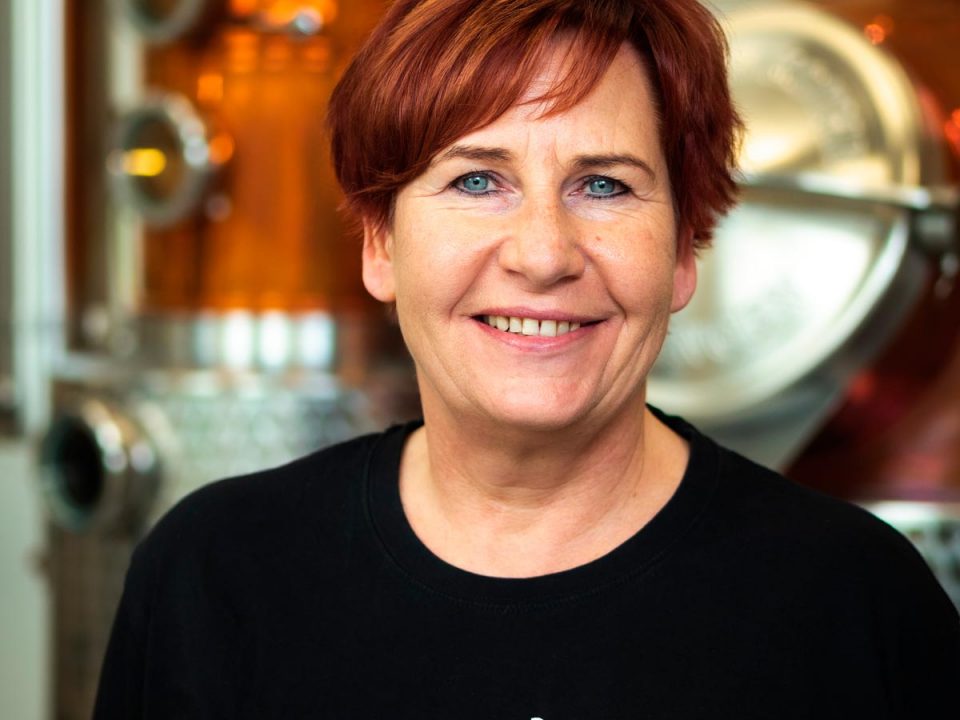 Portraitfoto von Claudia Ofner, Sekretärin bei Distillery Krauss