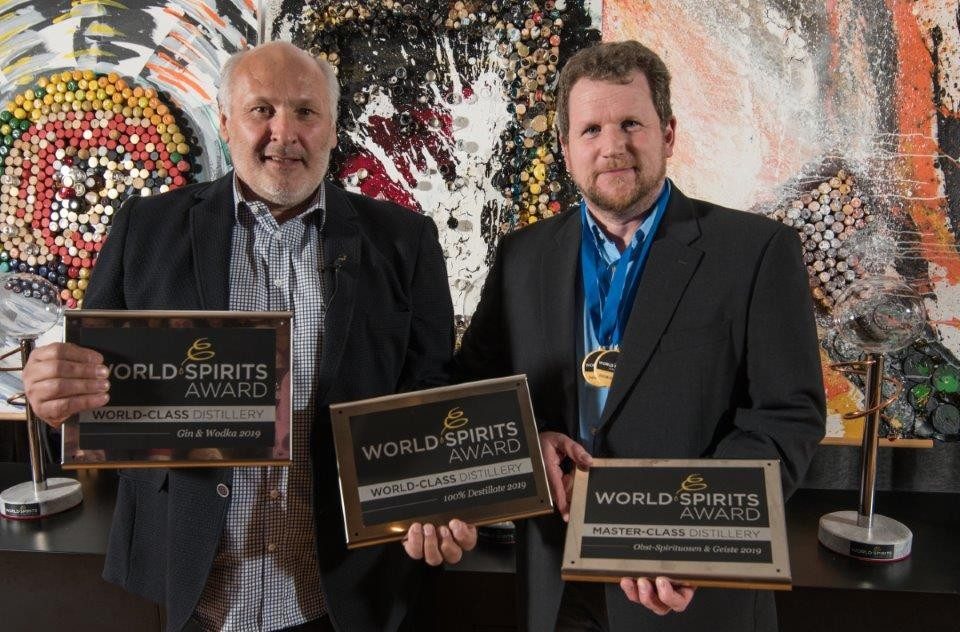 DI Dr. Werner Krauss mit Wolfram Ortner bei der World Spirits Award Verleihung 2019